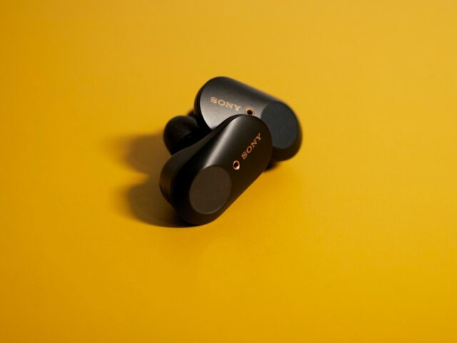 Écouteurs true wireless earbuds noirs